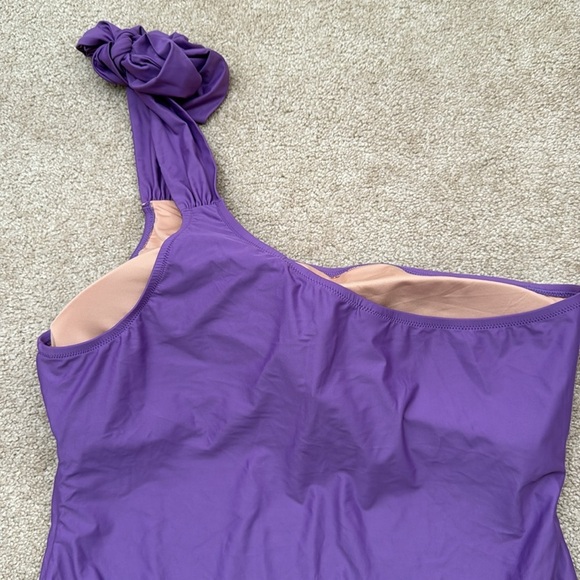 NWT J. Crew Asymmetrical Bow Purple One Shoulder One Piece Swimsuit Size 22 - Picture 5 of 10